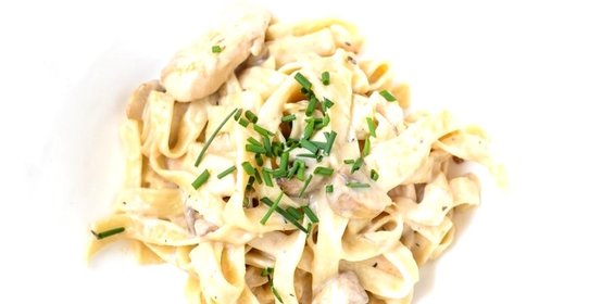 Паста с курицей и грибами