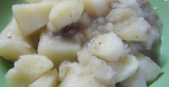 Картофель с тушенкой
