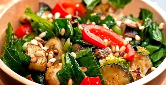 Горячий салат с курицей