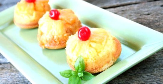 Пирожные с ананасом и кокосом