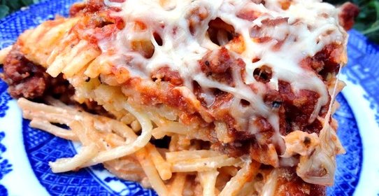 Спагетти с фаршем и сыром