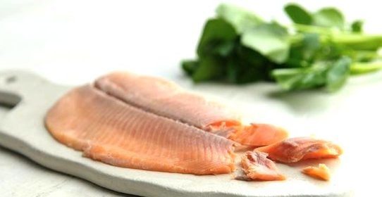 Пирог с копченой рыбой