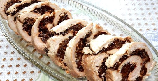 Куриный рулет с черносливом