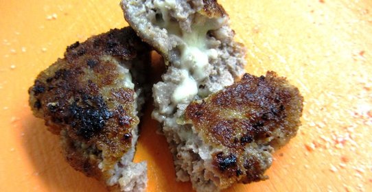 Мясные котлеты с сыром