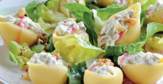 «Ракушки», фаршированные сыром и орехами