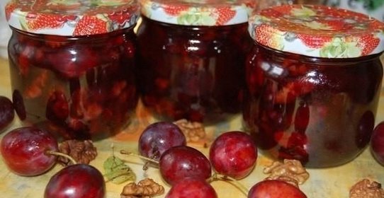 Сливовый джем с орехами