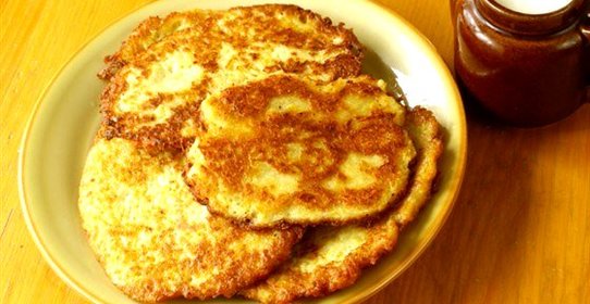 Индийские лепешки с цукини и кориандром