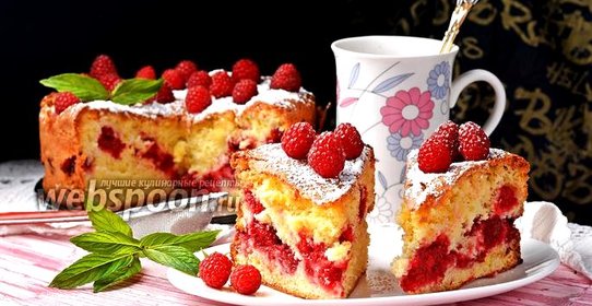 Шарлотка с малиной