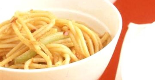 Спагетти с морковью и арахисовым маслом