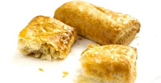 Пирожки с тунцом и соусом гуакамоле