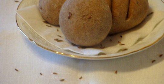 Ржаные булочки с зирой и базиликом