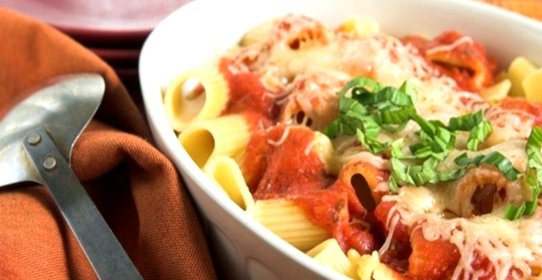 Паста со свининой и моцареллой