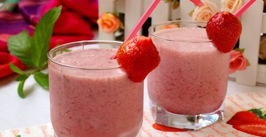 Клубнично-вишнёвый коктейль