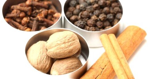 Традиционная французская смесь четырех специй