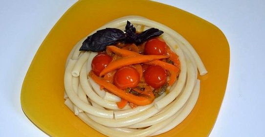 Макароны с овощами вок