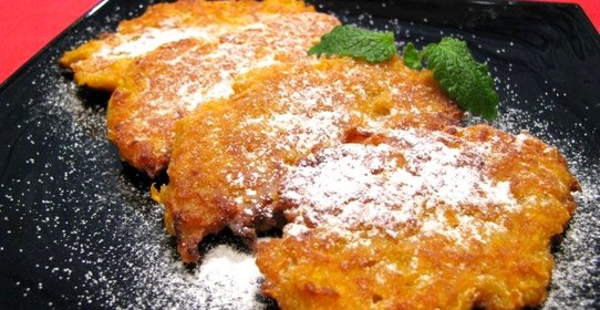 Яблочно-морковные оладьи