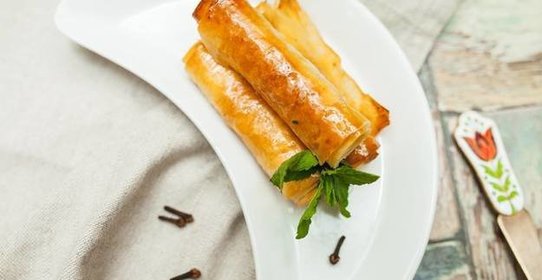 Миндальные пирожные с медовым сиропом