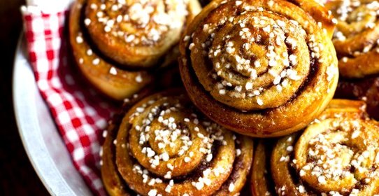 Шведские булочки-улитки с корицей
