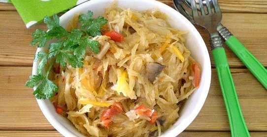 Солянка с грибами и капустой