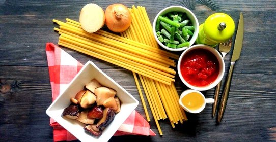 Паста макарончини с белыми грибами и стручковой фасолью