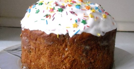 Кулич с белым изюмом