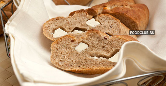 Гречневый хлеб с орехами и брынзой