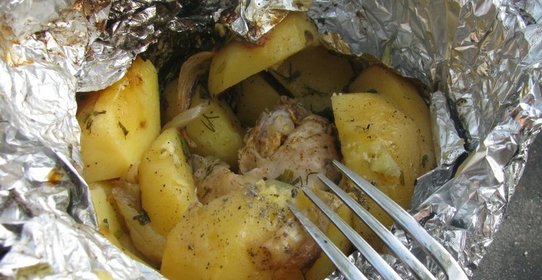 Курица на костре в фольге