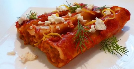 Каннеллони с рыбой, грибами и адыгейским сыром