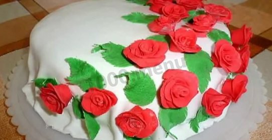 Торт с розами из мастики