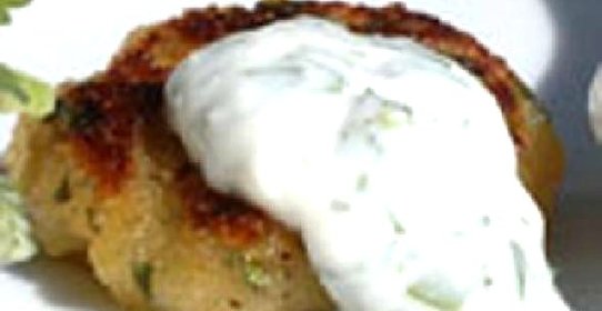 Сладкий картофель с йогуртом и кориандром