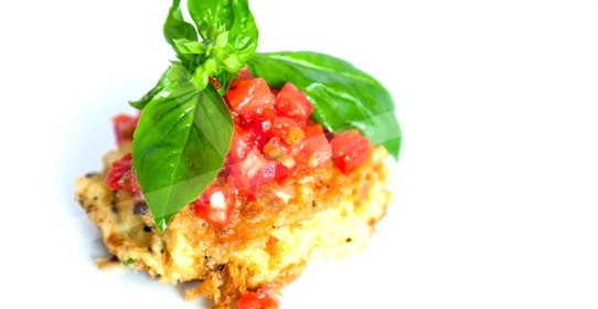 Котлеты из нута с томатной сальсой и базиликом