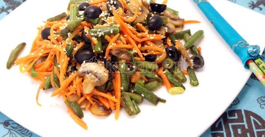 Салат из персиков и крабового мяса