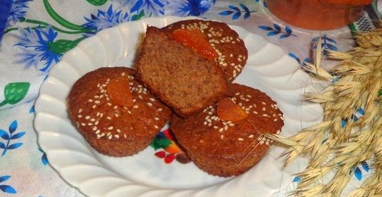 Шоколадные маффины с курагой
