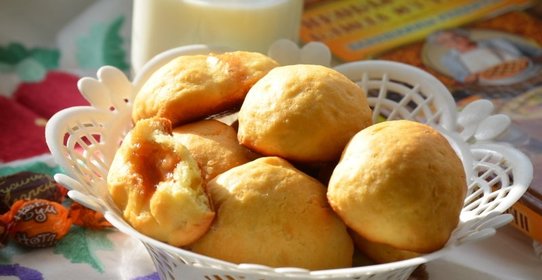 Сдобные булочки с карамельной начинкой