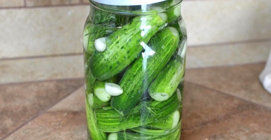 Быстрые маринованные огурцы