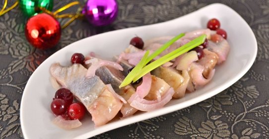 Сельдь в клюквенном маринаде