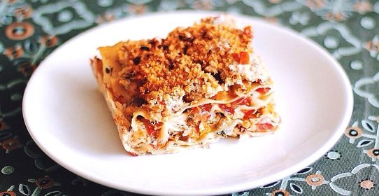 Овощная лазанья с брокколи и цветной капустой