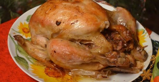 Курица, фаршированная гранатом и сыром