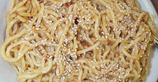 Холодная лапша с кунжутом