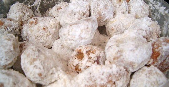 Ореховое печенье в сахарной пудре