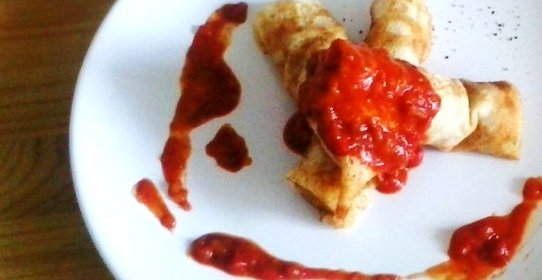 Блинчики с мясом в томатном соусе