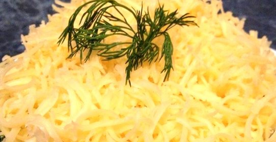 Салат с куриной грудкой, огурцами и болгарским перцем