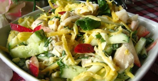 Салат с консервированным кальмаром Осень