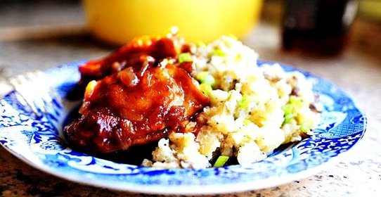 Курица с соусом из виски и персиков