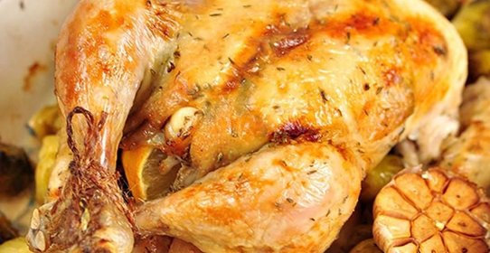 Курица с запеченным чесночным пюре