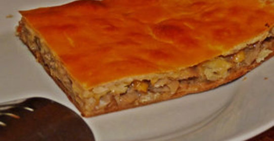 Пирог с грибами и сыром