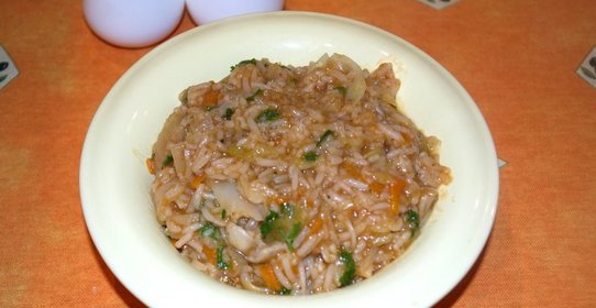 Курица с овощами и кашей