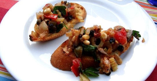 Брускетта с баклажанами