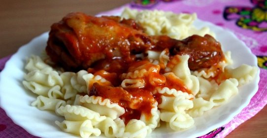 Курица в томатном соусе
