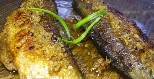 Жареная рыба на сковороде